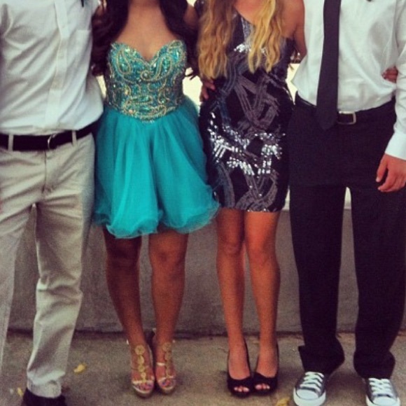 Cute black sequin dress✨ - Picture 2 of 8